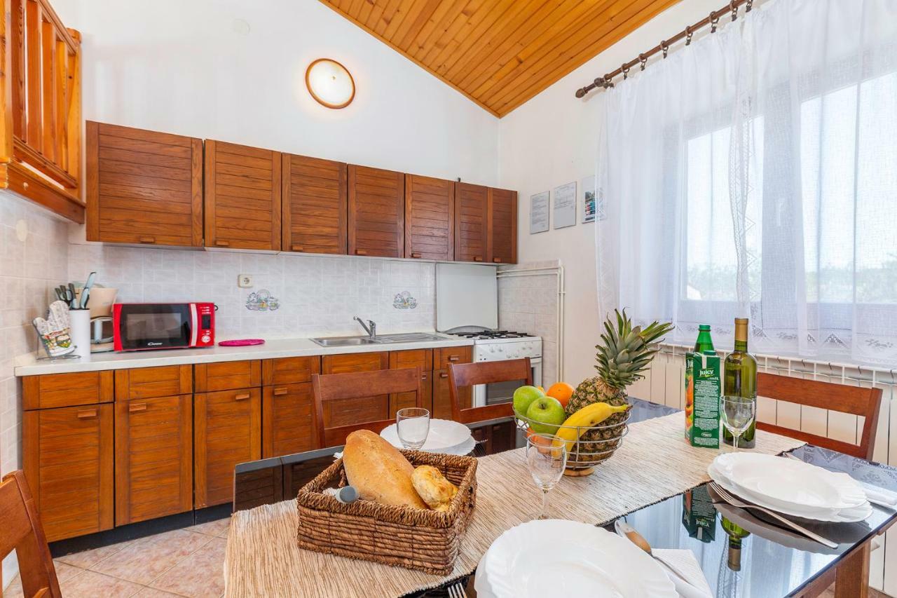 Rita Apartment *